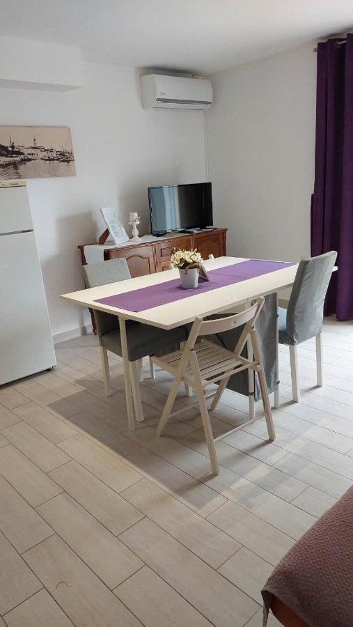Apartman Avsec คิร์ก ภายนอก รูปภาพ